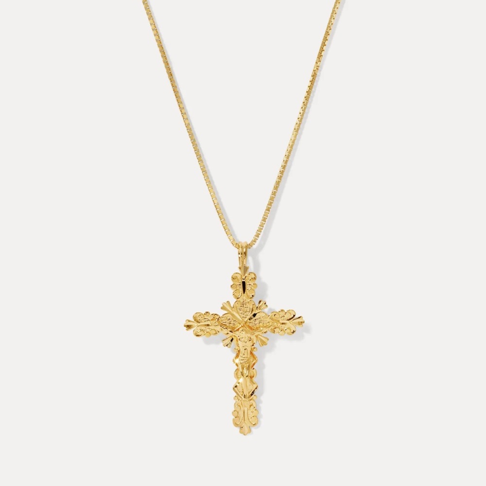 Alliciante Crucifix Necklace